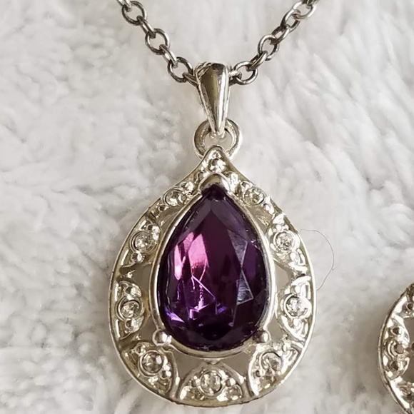 Boutique Purple Necklace Earrings Set, LIKE NEW - Picture 4 of 7